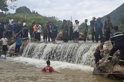 T&igrave;m thấy thi thể nam thanh ni&ecirc;n bị lũ cuốn ở Lai Ch&acirc;u