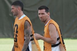 Đội tuyển Argentina v&agrave; Thụy Sĩ sẵn s&agrave;ng cho trận tứ kết