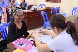 Hà Nội mở đợt cao điểm hỗ trợ chi trả lương hưu, trợ cấp BHXH