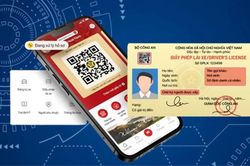 Từ 13/7, người d&acirc;n c&oacute; thể tự tra cứu tiến độ cấp đổi GPLX