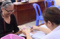 Hà Nội mở đợt cao điểm 15 ngày hỗ trợ chi trả lương hưu, trợ cấp BHXH