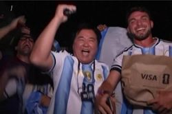 CĐV Argentina khiêu khích đội tuyển Anh