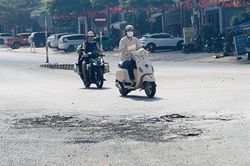 Sụt lún nguy hiểm cho người tham gia giao thông trên đoạn đường phường Nùng Trí Cao
