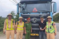 Phát hiện tài xế dương tính, tàng trữ 412 viên nghi ma túy trên ô tô đầu kéo
