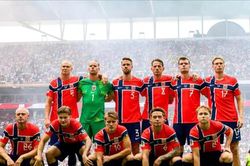HLV Solbakken: Na Uy rời World Cup trong nước mắt và niềm tự hào
