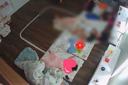 Trích xuất camera lớp học, bà mẹ Hà Nội lặng người: Công nhận tâm lý các cô vững thật!