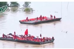 Trung Quốc phát cảnh báo đỏ, dốc toàn lực đối phó siêu bão Bavi