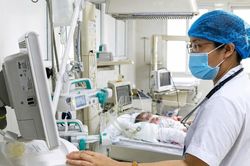 22 ngày giành giật sự sống cho trẻ sơ sinh suy hô hấp nguy kịch