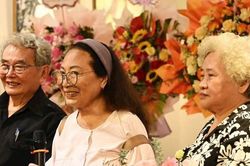Cuộc hội ngộ của 3 họa sĩ ở tuổi ngoài 80