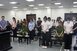 Cặp vợ chồng sản xuất, buôn bán hàng giả bị đề nghị án tù nghiêm khắc