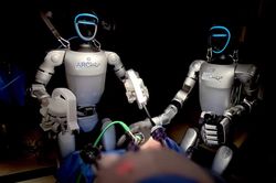 Đại học Mỹ thực hiện ca mổ bằng robot Trung Quốc