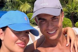 Rộ tin Ronaldo ho&atilde;n cưới