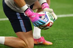 Nike 'đại chiến' Adidas ở bán kết World Cup