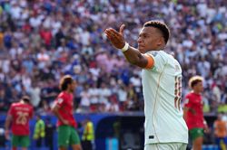 Đối thủ n&oacute;i g&igrave; về Kylian Mbappe
