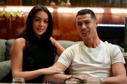Rộ tin Ronaldo hoãn cưới sau khi Bồ Đào Nha dừng bước tại World Cup