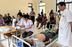 Tăng cường công tác khám, chữa bệnh cho người dân vùng cao