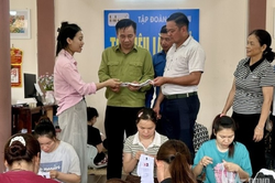 Lớp học thêu Làng Nủ