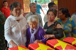 Áo bà ba 'màu thủy chung'- bà Nguyễn Thị Lệ mãi nhớ liệt sĩ Huỳnh Văn Quên