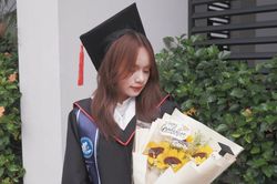 Trong gia đình chưa từng có ai học đại học, nữ sinh người Nùng hiểu giá trị của một cơ hội được học