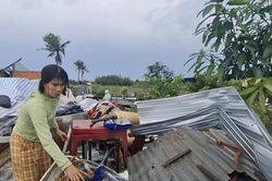 Cà Mau: Dông lốc làm thiệt hại 75 căn nhà, 4 người bị thương