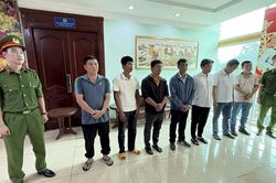 Khởi tố 8 bị can trong vụ nhận, đưa hối lộ tại trạm chăn nuôi và thú y