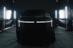 Mitsubishi bất ngờ hé lộ nội thất Pajero 2027 mới trước ngày ra mắt
