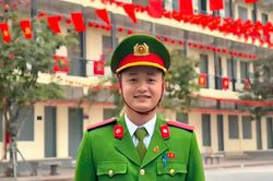 Trung úy Công an dũng cảm lao xuống hồ Văn Lang cứu 2 người gặp nạn