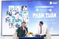 Anh hùng Phạm Tuân truyền cảm hứng về ý chí và khát vọng chinh phục tới học sinh