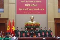 Đảng ủy, Bộ Tư lệnh Bộ đội Biên phòng công bố, trao quyết định về công tác cán bộ