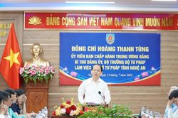 Bộ trưởng Hoàng Thanh Tùng làm việc với Sở Tư pháp và Thi hành án dân sự tỉnh Nghệ An