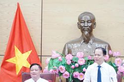 Bộ trưởng Hoàng Thanh Tùng làm việc với tỉnh Nghệ An về công tác tư pháp và thi hành án dân sự