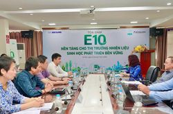 Hiếm c&oacute; mặt h&agrave;ng n&agrave;o được quản l&yacute; chặt chẽ như xăng dầu