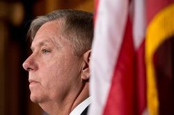 Chính trường Mỹ xáo trộn mạnh vì sự ra đi đường đột của Thượng nghị sĩ Lindsey Graham