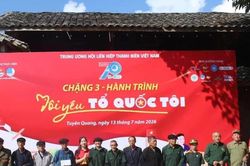 Hành trình 'Tôi yêu Tổ quốc tôi' chặng 3 đến với vùng đất địa đầu Lũng Cú