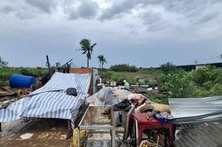 Lốc xo&aacute;y hất văng b&eacute; 11 tuổi, gi&acirc;y ph&uacute;t kinh ho&agrave;ng suốt đời kh&ocirc;ng qu&ecirc;n