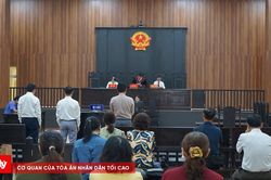 Nguy&ecirc;n gi&aacute;m đốc bệnh viện v&agrave; thuộc cấp lĩnh &aacute;n