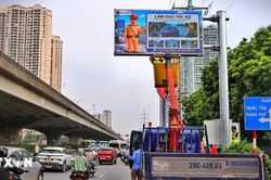 H&agrave; Nội vận h&agrave;nh 36 bảng điện tử, cung cấp th&ocirc;ng tin giao th&ocirc;ng theo thời gian thực