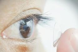 Nga phát triển màng collagen hỗ trợ phục hồi giác mạc