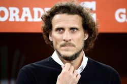 World Cup 2026: Uruguay đặt niềm tin vào Diego Forlán cho hành trình tái thiết