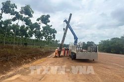 Đồng Nai: Di dời các trụ điện nằm giữa đường sau phản ánh của báo chí