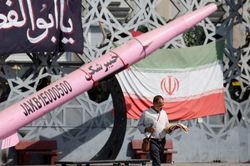 Iran tấn công hàng loạt quốc gia Vùng Vịnh, LHQ kêu gọi lập tức ngừng bắn