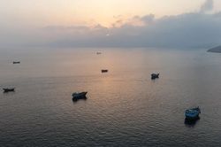 Tình thế lưỡng nan của tàu thuyền tại eo biển Hormuz