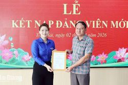 Tạo niềm tin để người trẻ phấn đấu vào Đảng