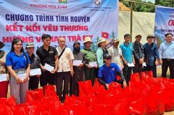 Phường Hòa Xuân trao hơn 224 triệu đồng tiếp sức người dân Nam Trà My trước mùa mưa bão