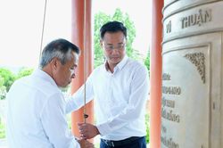 Lãnh đạo thành phố Đà Nẵng và tỉnh Thanh Hóa dâng hương tưởng niệm các Anh hùng liệt sĩ