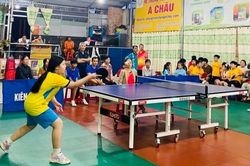 Hơn 50 thiếu nhi tham gia giải giao hữu bóng bàn tại phường Thống Nhất
