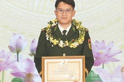 Thiếu tá Phùng Lý Huỳnh: Gương mặt trẻ triển vọng