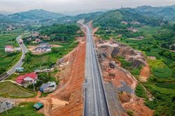Gỡ vướng đường gom dân sinh