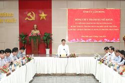B&iacute; thư Tỉnh ủy L&acirc;m Đồng Y Thanh H&agrave; Ni&ecirc; Kđăm l&agrave;m việc với phường Phan Thiết
