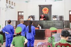Cặp tình nhân cùng đồng phạm lĩnh 26 năm tù vì mua bán hơn 72 gam ma túy